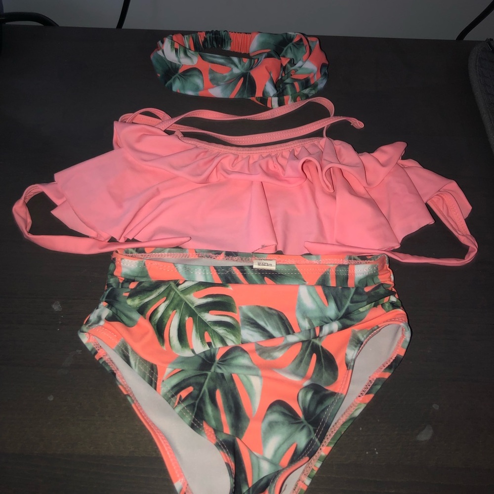 Toddler bath suit  bundle size 128